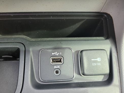 Used 2020 Jeep Cherokee Limited image 24