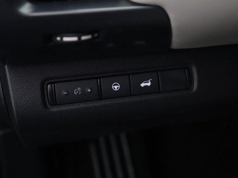 New 2026 Nissan Pathfinder SL image 12