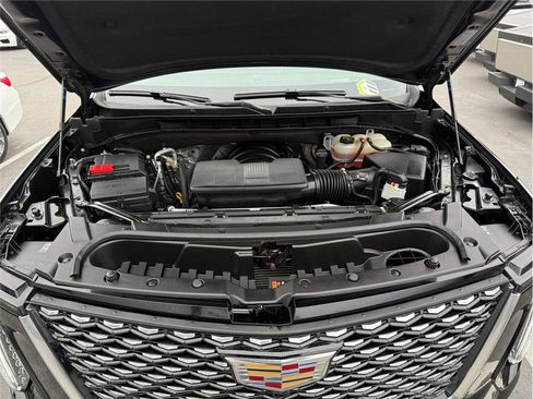 Used 2025 Cadillac Escalade ESV Premium Luxury image 50