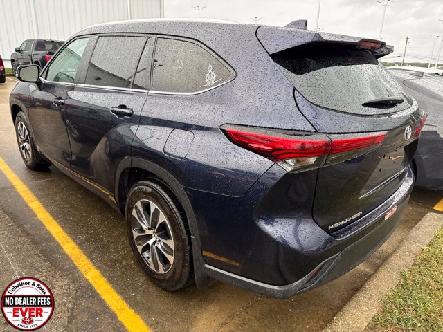 Used 2023 Toyota Highlander XLE FWD image 5