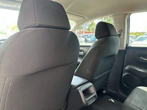 Used 2025 Honda HR-V LX image 19