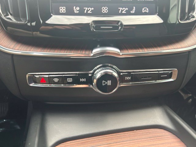 Certified 2025 Volvo XC60 B5 Plus w/ Climate Package AWD/4WD image 27