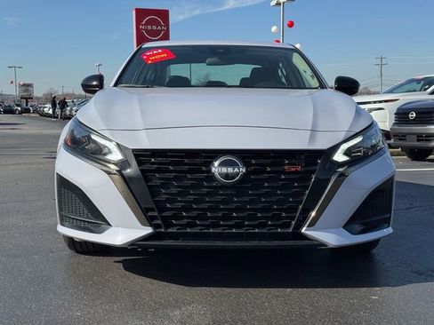 Certified 2024 Nissan Altima 2.5 SR image 9