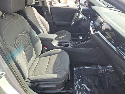 Used 2021 Kia Niro LXS image 25