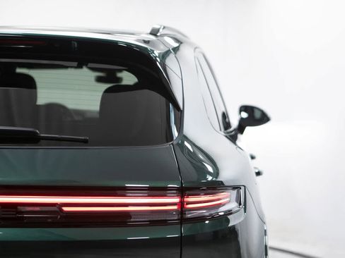 New 2025 Porsche Cayenne GTS image 21