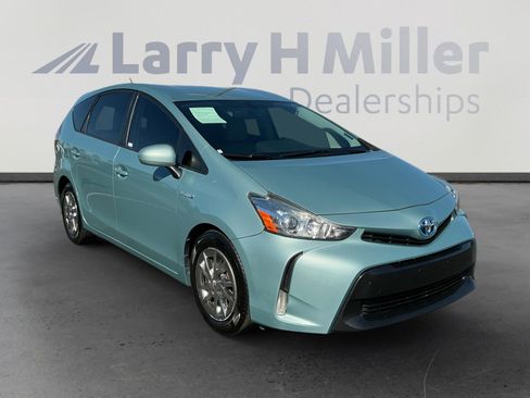 Certified 2017 Toyota Prius V Four w/ Carpet Mat Package image 7