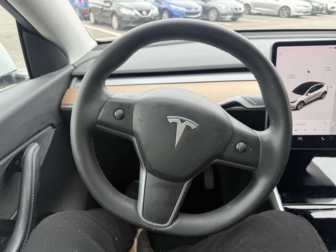 Used 2020 Tesla Model Y Long Range image 19