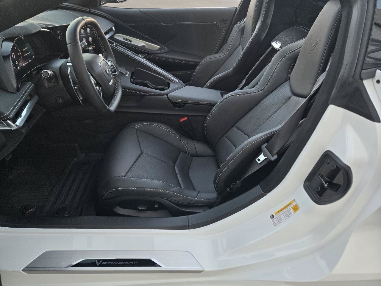 Used 2023 Chevrolet Corvette Stingray Coupe w/ 1LT RWD image 4