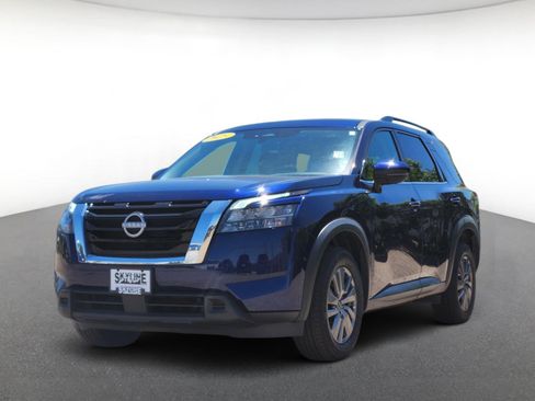 Used 2025 Nissan Pathfinder SV AWD/4WD image 2