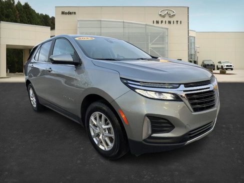 Used 2023 Chevrolet Equinox LT image 3