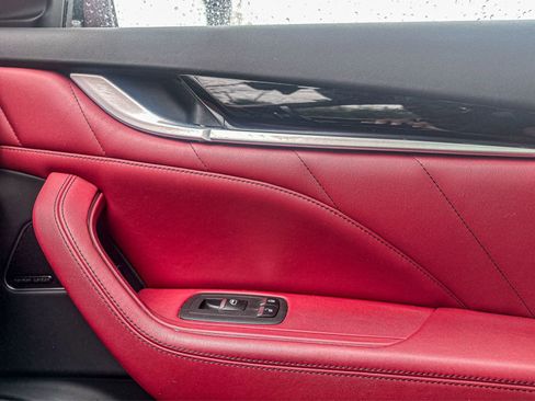 Used 2021 Maserati Levante S image 24