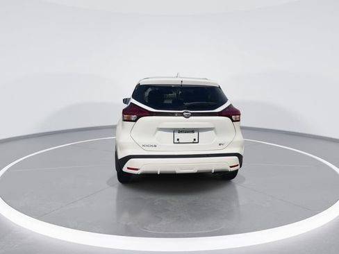 Used 2024 Nissan Kicks SV FWD image 7
