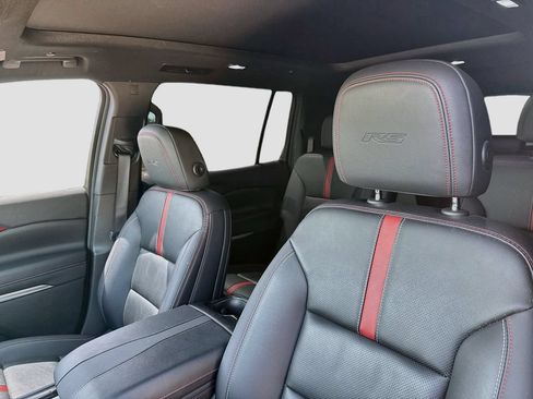 Used 2026 Chevrolet Traverse RS w/ LPO, Floor Liner Package FWD image 13