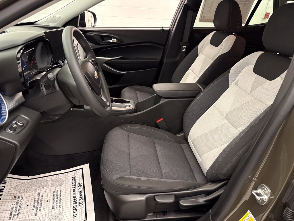 Certified 2024 Chevrolet Trax LS FWD image 11