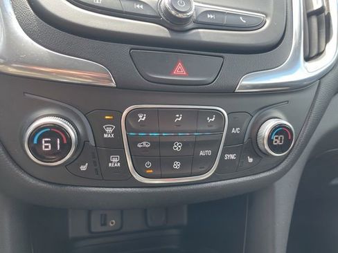 Used 2018 Chevrolet Equinox LT FWD image 8