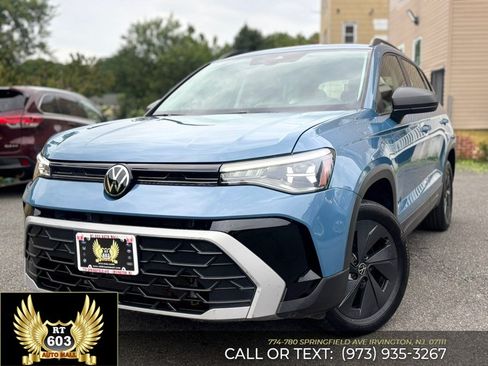 Used 2025 Volkswagen Taos S FWD image 1