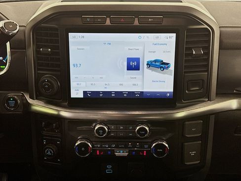 Used 2022 Ford F150 Lariat image 34