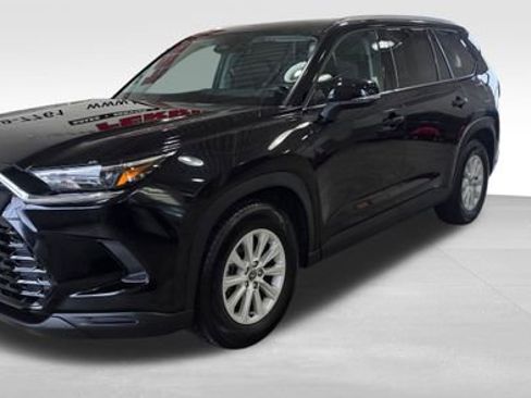 Used 2025 Toyota Grand Highlander XLE image 1
