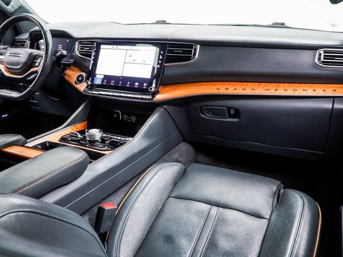 Used 2022 Jeep Grand Wagoneer Series II w/ Convenience Group III image 17