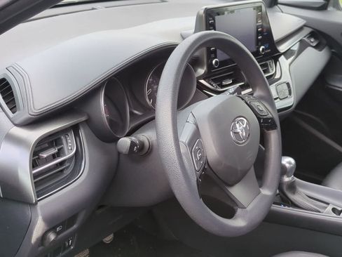 Used 2019 Toyota C-HR LE FWD image 10