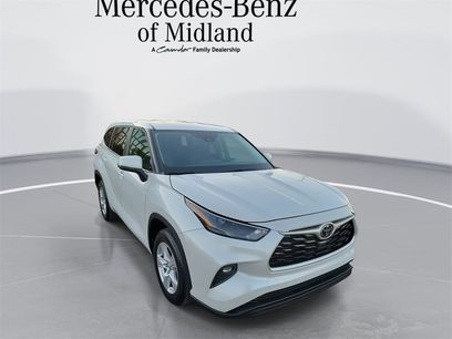 Used 2023 Toyota Highlander LE