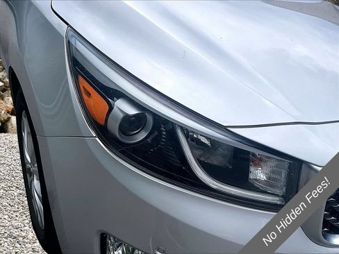 Used 2018 Kia Sedona EX FWD image 27