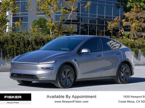 Used 2026 Tesla Model Y AWD image 4