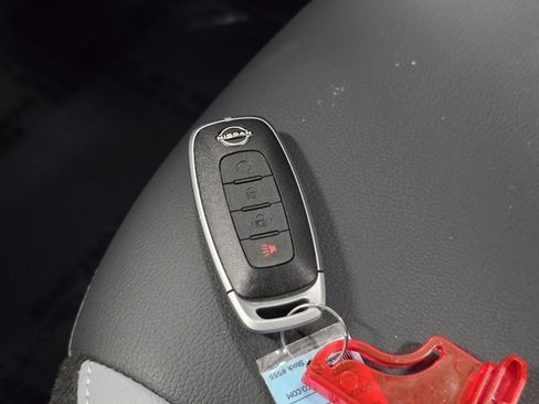 Used 2024 Nissan Kicks SR w/ SR Premium Package image 31