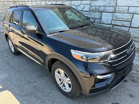Used 2020 Ford Explorer XLT w/ Equipment Group 202A image 7