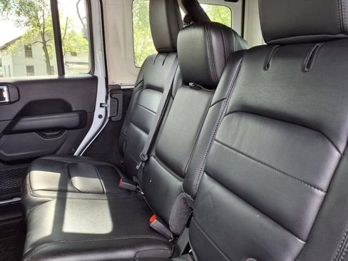 Used 2021 Jeep Wrangler Unlimited Sahara AWD/4WD image 16