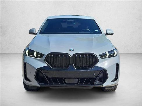 Used 2025 BMW X6 xDrive40i w/ Premium Package AWD/4WD image 2