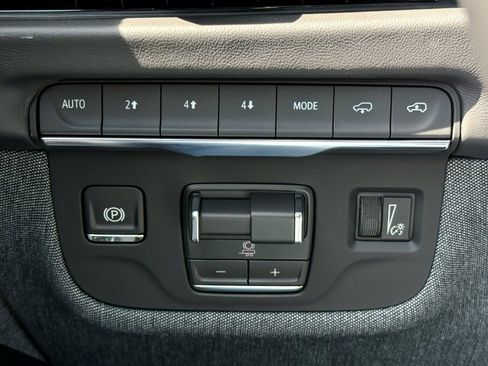 New 2026 Cadillac Escalade Platinum Sport w/ LPO, ONYX Package AWD/4WD image 29