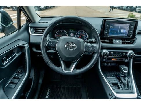 Used 2020 Toyota RAV4 XLE Premium w/ All Weather Liner Package image 20