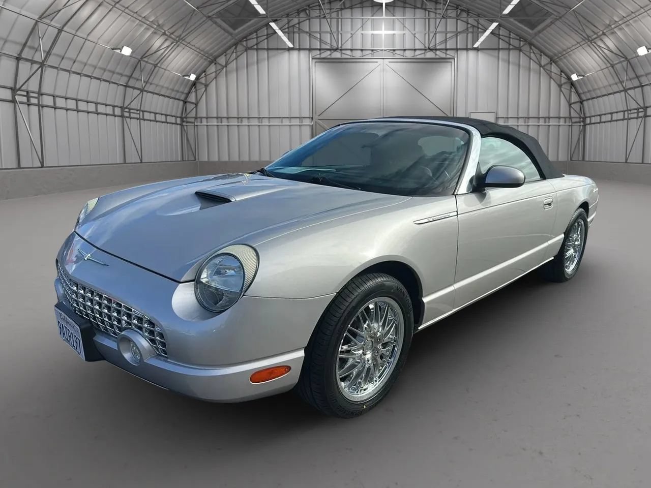 Used 2005 Ford Thunderbird RWD image 4