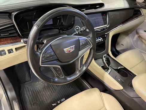 Used 2019 Cadillac XT5 Luxury FWD image 13