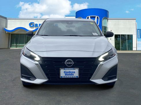 Used 2024 Nissan Altima 2.5 SV image 2