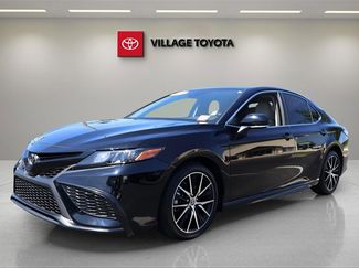 Certified 2022 Toyota Camry SE image 1