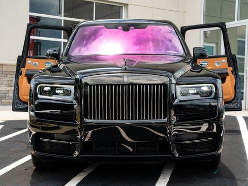 Used 2022 Rolls-Royce Cullinan Black Badge AWD/4WD image 4