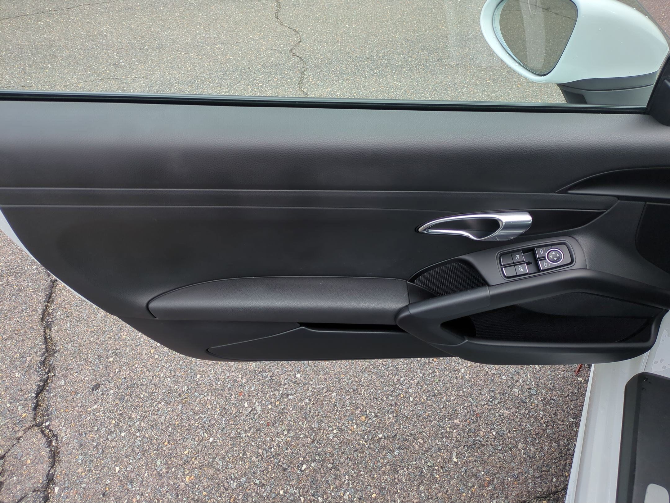 Used 2018 Porsche 718 Cayman RWD image 12