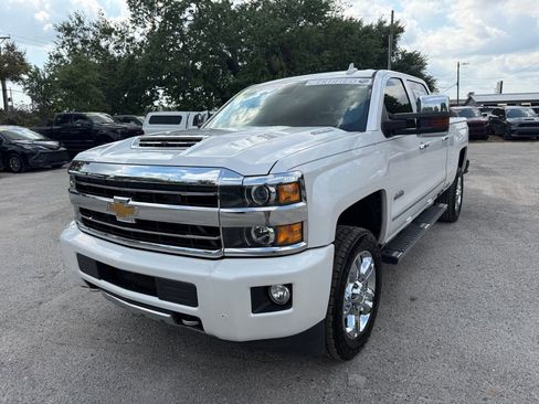 Used 2019 Chevrolet Silverado 2500 High Country w/ Duramax Plus Package image 2