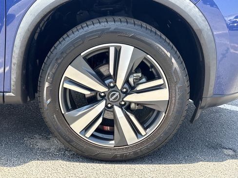 Used 2023 Nissan Rogue SL AWD/4WD image 12