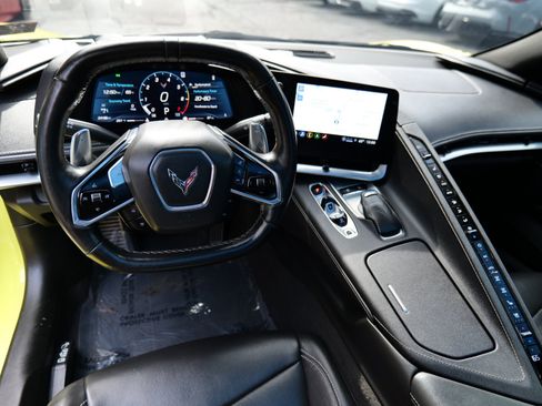 Used 2021 Chevrolet Corvette Stingray Preferred Cpe w/ Z51 Performance Package image 17