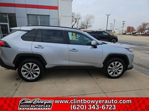 Used 2025 Toyota RAV4 XLE Premium image 9