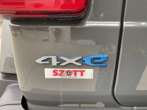 Used 2021 Jeep Wrangler Unlimited Sahara w/ Cold Weather Group image 5