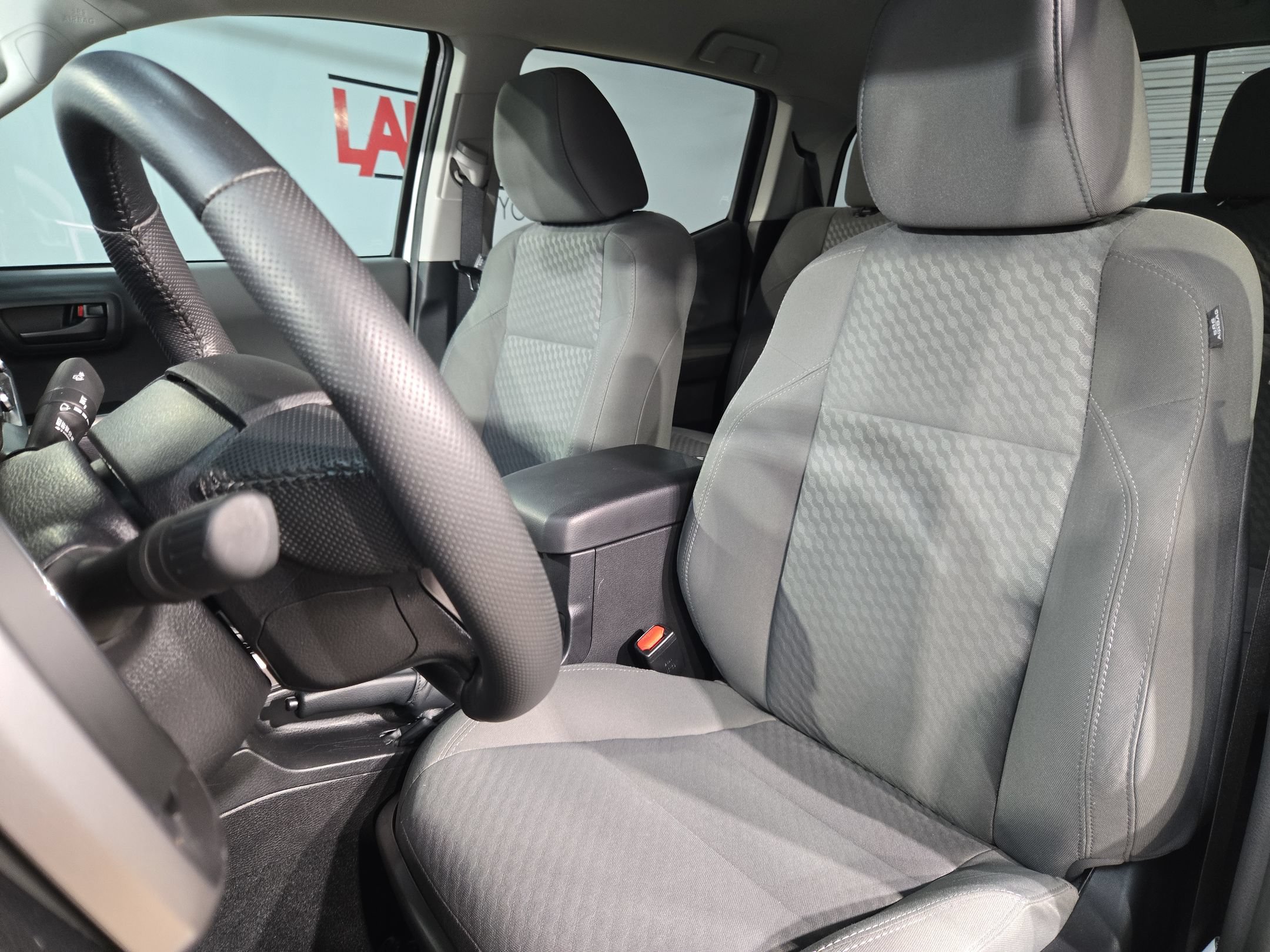 Used 2022 Toyota Tacoma SR5 RWD image 23