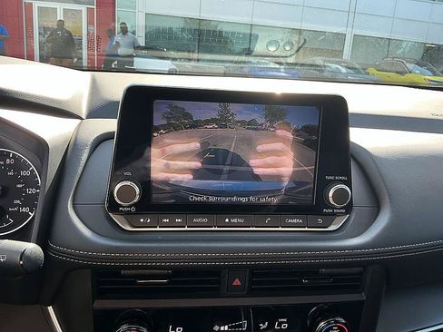 Certified 2026 Nissan Rogue SV FWD image 17