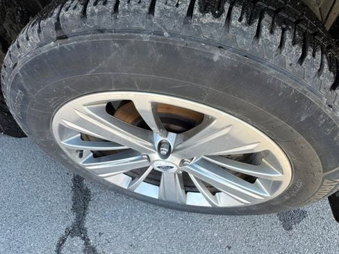 Used 2019 Ford Explorer Limited image 24