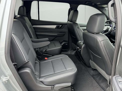 Used 2025 Buick Enclave Preferred FWD image 12