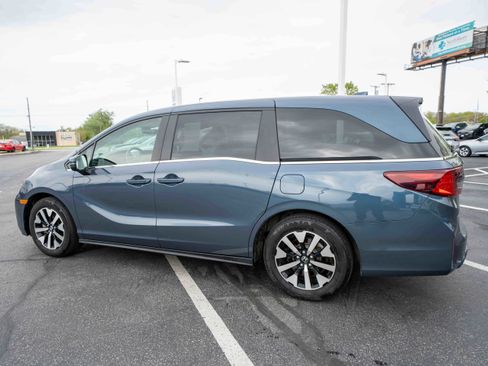 Certified 2025 Honda Odyssey EX-L image 4
