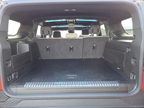 Used 2026 GMC Hummer EV SUV w/ LPO, Dark Essentials Package AWD/4WD image 19
